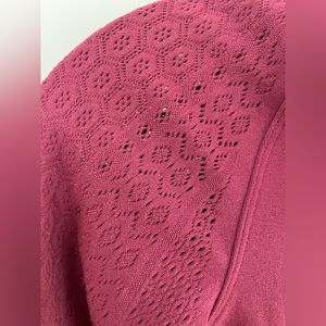 Lulu Lemon zip mock. 6. New! Pretty pointelle detail sleeves and side body.